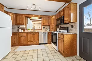 17 Court St, Medford, MA 02155 - Photo 13