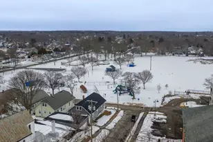 10 Livesey Pkwy, Fairhaven, MA 02719 - Photo 31