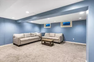 55 West St, Medfield, MA 02052 - Photo 31