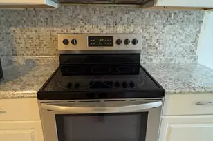 107 Bloomfield St, Boston, MA 02124 - Photo 3