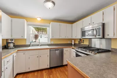 342 Cathy St, Fitchburg, MA 01420 - Photo 9