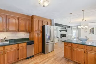 49 Windsor Ln, North Andover, MA 01845 - Photo 9