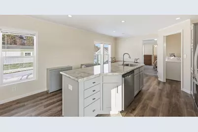 7 1st Ave, Westfield, MA 01085 - Photo 5