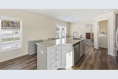 7 1st Ave, Westfield, MA 01085 - Photo 5