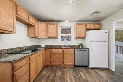 28 Lynnwood Ln, Worcester, MA 01609 - Photo 5