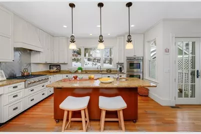 19 Chestnut Ter, Newton, MA 02459 - Photo 9