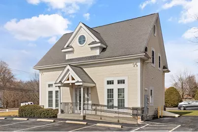 4 Broad St, Plainville, MA 02762 - Photo 1