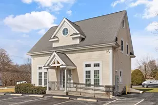 4 Broad St, Plainville, MA 02762 - Photo 1