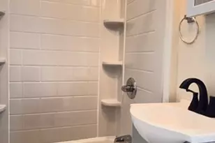 121 Newton St, Holyoke, MA 01040 - Photo 15