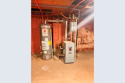 121 Newton St #1, Holyoke, MA 01040 - Photo 25