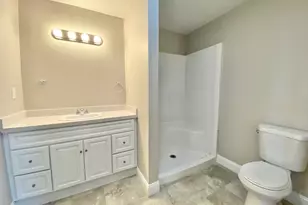 5 Hampshire St, Holyoke, MA 01040 - Photo 15