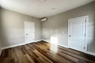 5 Hampshire St, Holyoke, MA 01040 - Photo 13