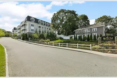 443 Essex St #204, Swampscott, MA 01907 - Photo 9