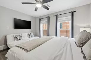 13 Leyden St, Medford, MA 02155 - Photo 21