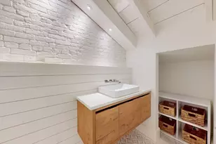 1 Liberty St, Newburyport, MA 01950 - Photo 3