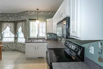 61 Plantation Cir, Westfield, MA 01085 - Photo 17