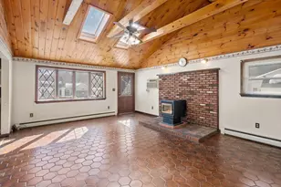 16 Amherst St, Grafton, MA 01536 - Photo 3