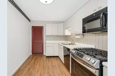 13 Dallas Dr #107, Dracut, MA 01826 - Photo 5