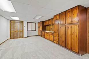 8 Hunter Cir, Shrewsbury, MA 01545 - Photo 33