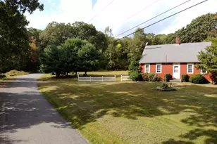 342 Chestnut St, Uxbridge, MA 01569 - Photo 1