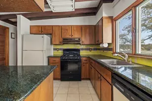 36 Little Neck Ln, Mashpee, MA 02649 - Photo 11