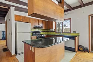 36 Little Neck Ln, Mashpee, MA 02649 - Photo 9