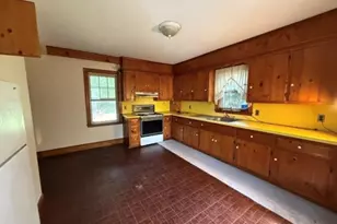 1143 Beacon St, Newton, MA 02461 - Photo 3