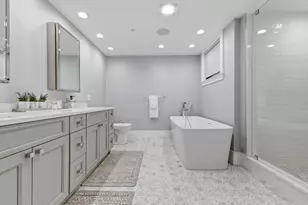 377 W First St, Boston, MA 02127 - Photo 15