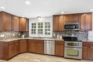 84 Craigie Cir, Carlisle, MA 01741 - Photo 15