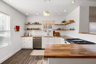 11 Hamilton St, Boston, MA 02125 - Photo 3