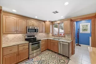 7 West St, Needham, MA 02494 - Photo 15