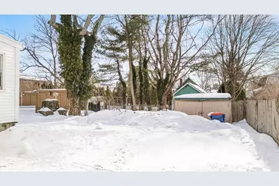 13 Hawthorne St, Fairhaven, MA 02719 - Photo 31