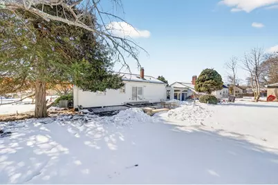 27 Meadow Ln, Acushnet, MA 02743 - Photo 9