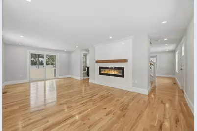 6 Eleanor Rd, Walpole, MA 02081 - Photo 11