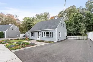 65 Alandale Pkwy, Norwood, MA 02062 - Photo 1