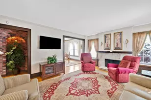 46 Eckington St, Springfield, MA 01108 - Photo 3