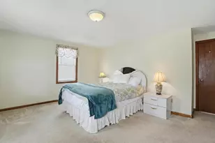 20 Bolton St, Worcester, MA 01604 - Photo 13