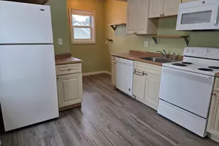 11 Fuyat St, Hudson, MA 01749 - Photo 7