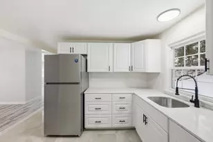 73 Timber Ln, Springfield, MA 01119 - Photo 3