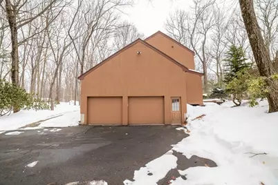 160 Floral St, Shrewsbury, MA 01545 - Photo 3