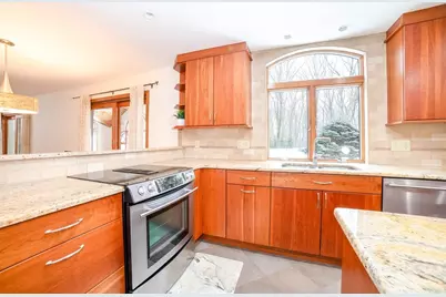 160 Floral St, Shrewsbury, MA 01545 - Photo 7