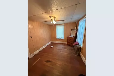 39 Moore, Lowell, MA 01852 - Photo 5