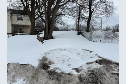 39 Moore, Lowell, MA 01852 - Photo 3