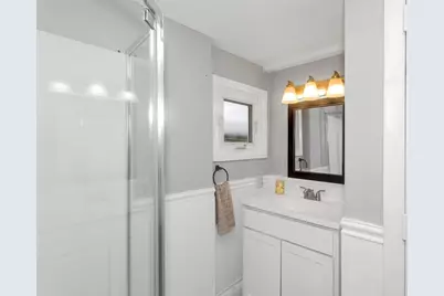 8 Putnam St, Springfield, MA 01109 - Photo 23