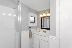 8 Putnam St, Springfield, MA 01109 - Photo 23