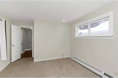 8 Putnam St, Springfield, MA 01109 - Photo 33