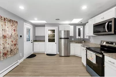 8 Putnam St, Springfield, MA 01109 - Photo 11