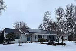 12 Holiday Dr, Fairhaven, MA 02719 - Photo 3