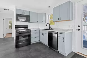 1553 Riverside Ave, Somerset, MA 02726 - Photo 5