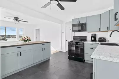 1553 Riverside Ave, Somerset, MA 02726 - Photo 3